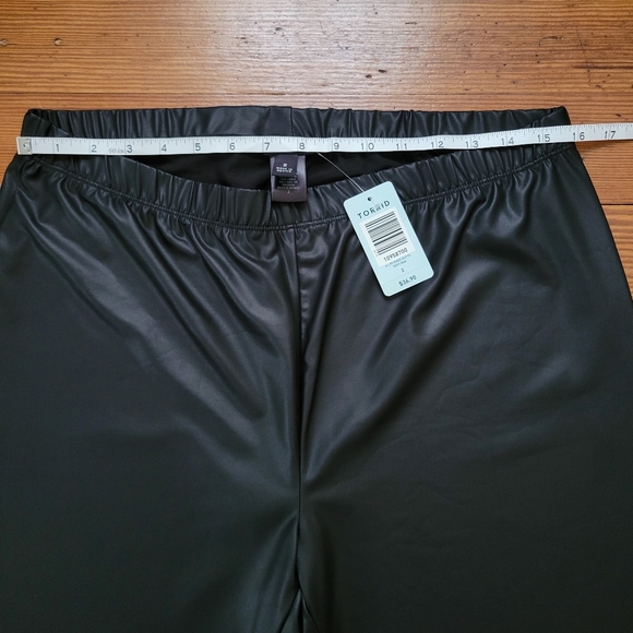 NWT Torrid Open Knee Black Faux Leather Pants Plus Size 2X - Picture 8 of 11